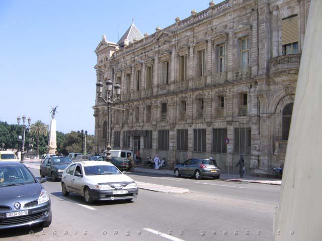 VOYAGE ORAN SEPTEMBRE 2006 21 10 sept. 06 - matin - MAIRIE COTE DEPUIS BD JOFFRE.JPG